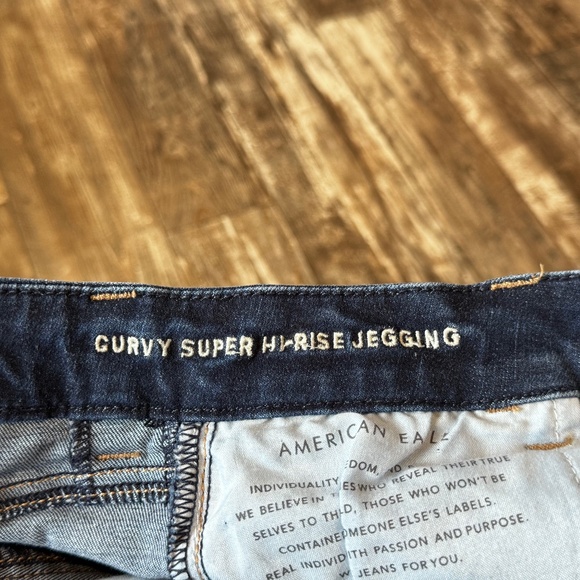EUC - American Eagle Outfitters Jeans - Picture 8 of 15